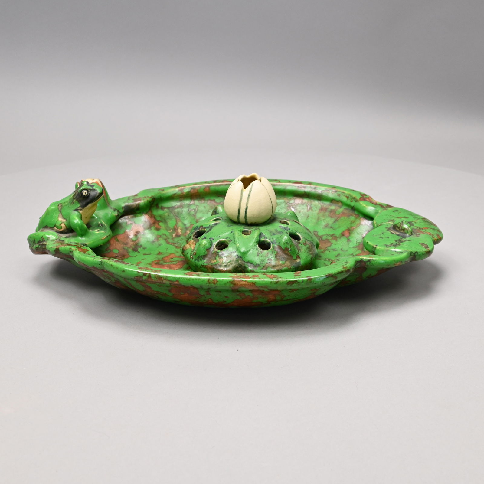 Weller 'Coppertone' Frog & Lily Console & Frog (1 of 6)