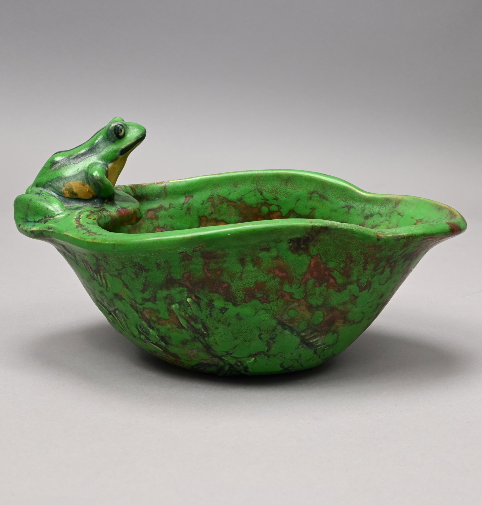 Weller Pottery 'Coppertone' Frog Bowl (1 of 6)