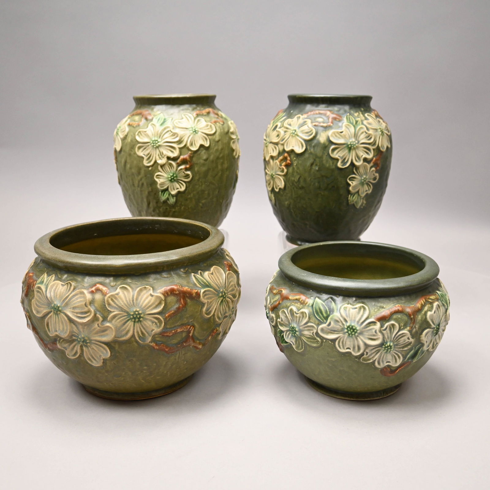 Four Roseville Pottery 'Dogwood I' Wares (1 of 11)