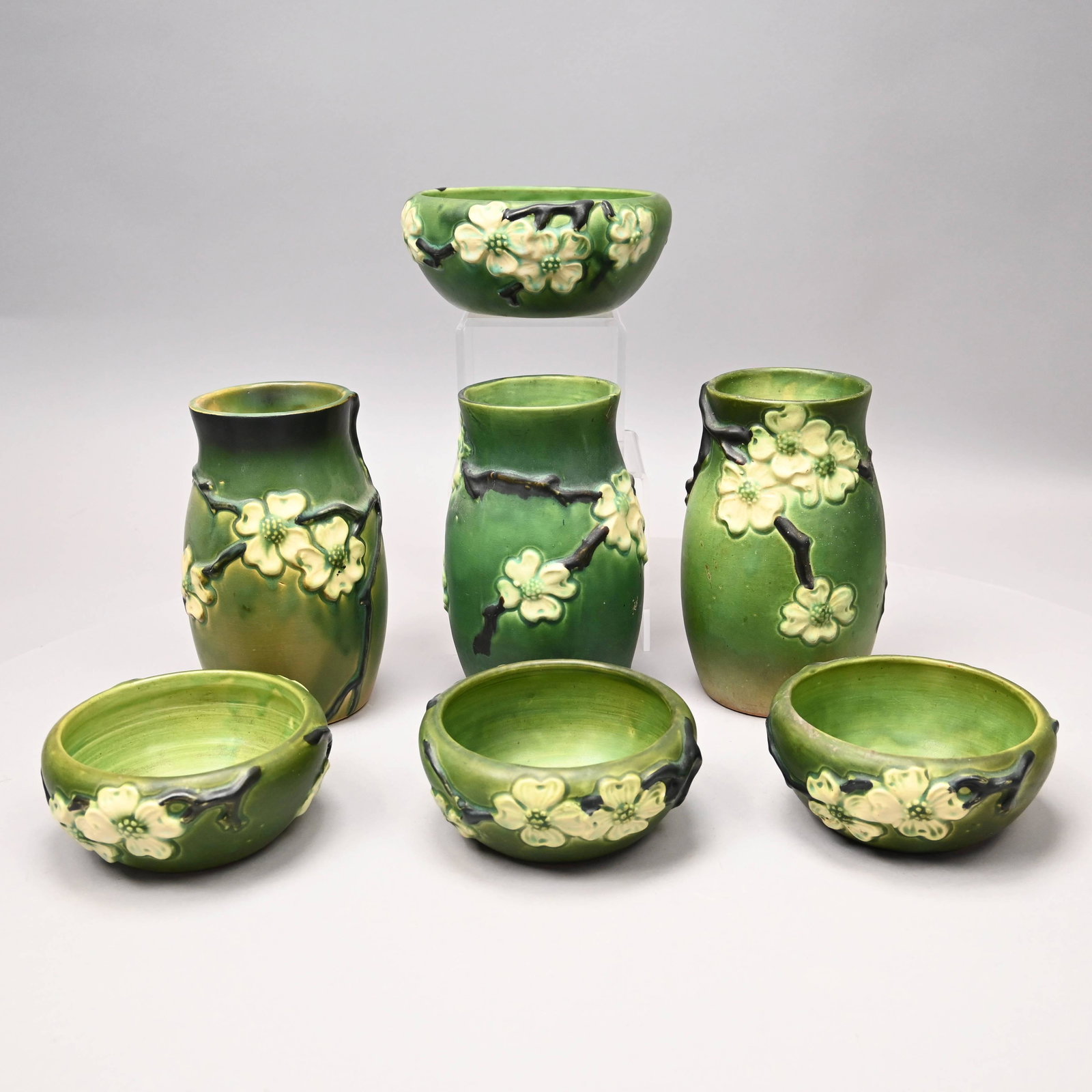 Seven Roseville Pottery 'Dogwood II' Vases & Bowls (1 of 16)