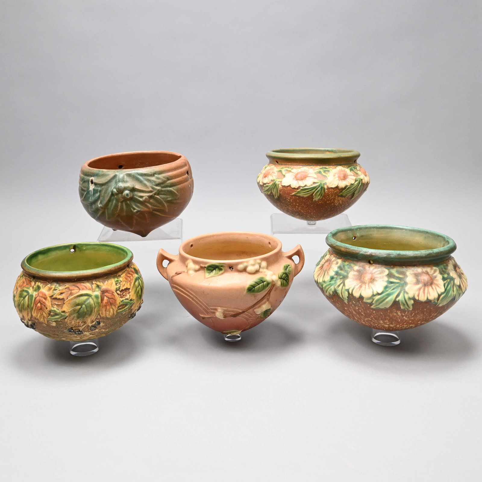 Four Roseville Pottery Baskets & a McCoy Basket (1 of 17)