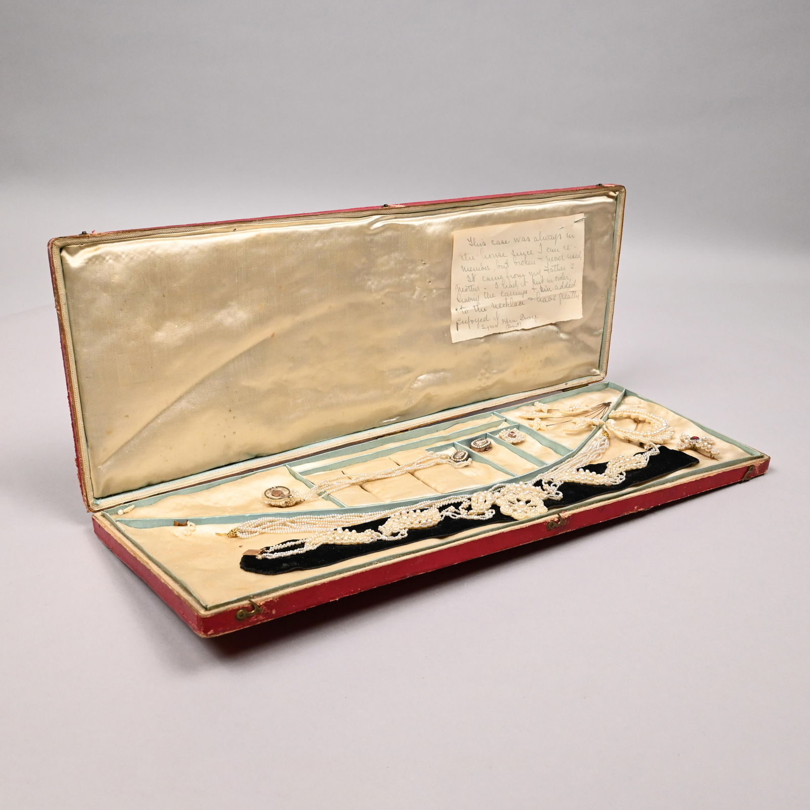 Cased Group of Seed Pearl Necklaces,Brooches& Pins (1 of 14)