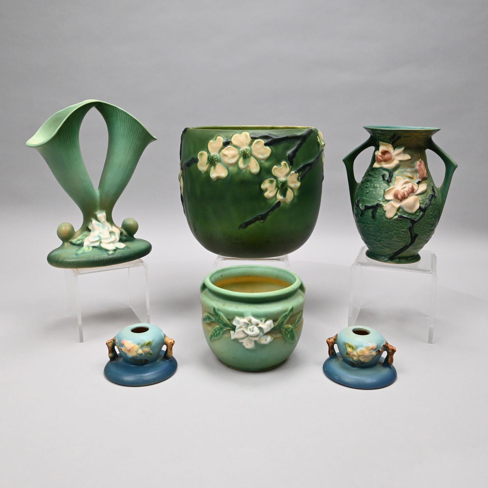 Six Roseville Pottery Wares, 1928-1948 (1 of 18)