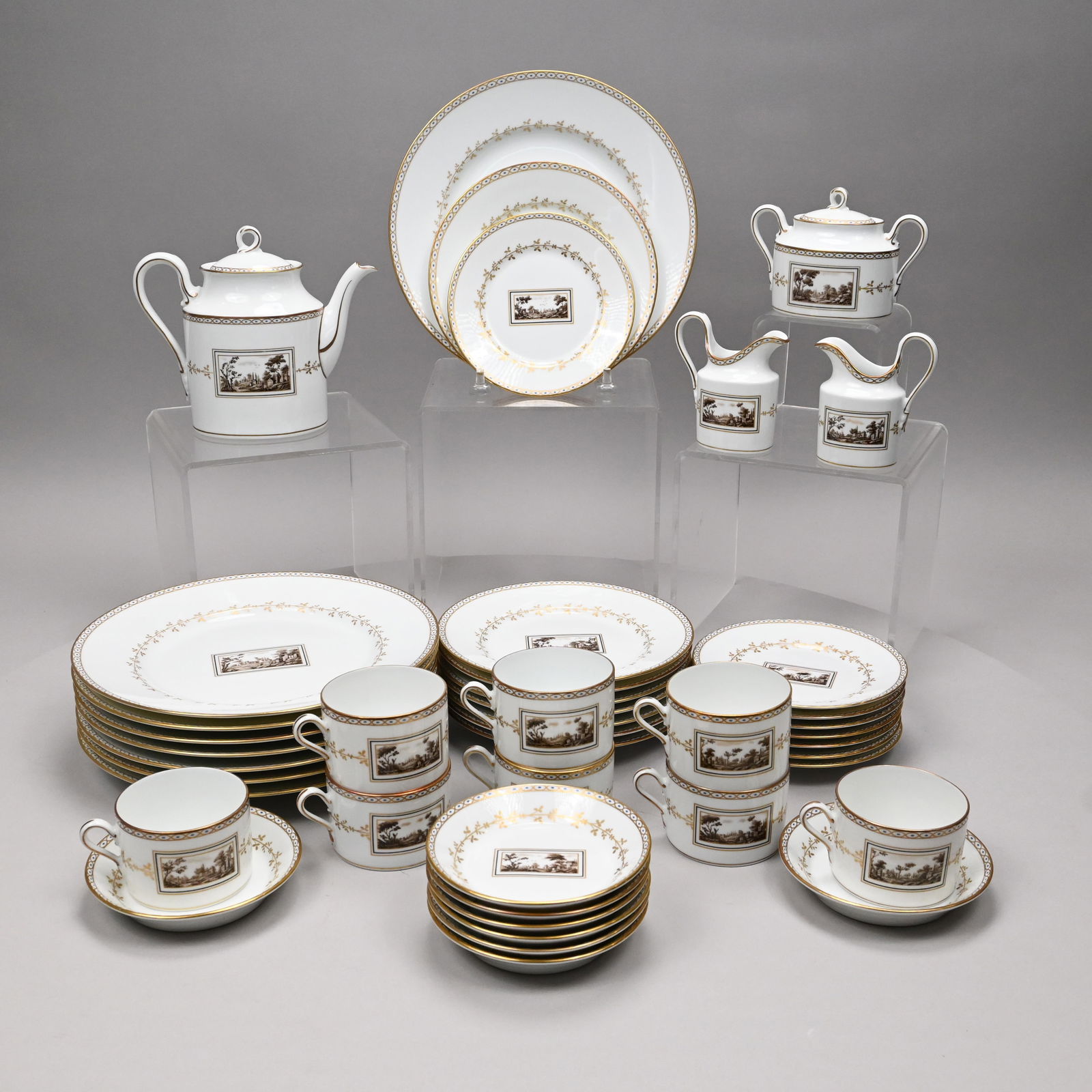 Richard Ginori Porcelain 'Fiesole' Dinner Service (1 of 16)
