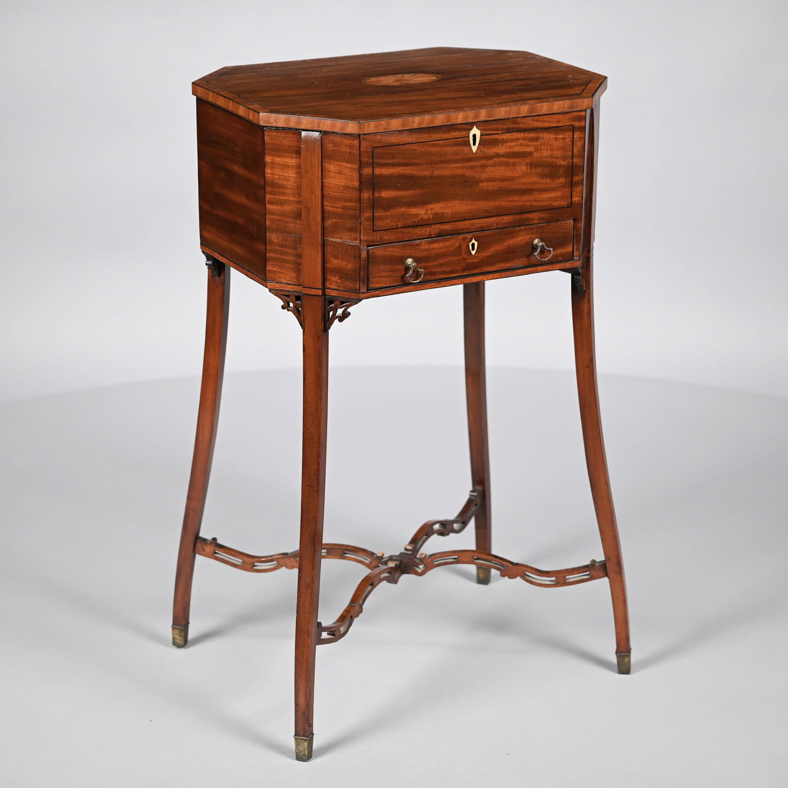 Regency Satinwood-Inlaid Mahogany Sewing Stand (1 of 15)