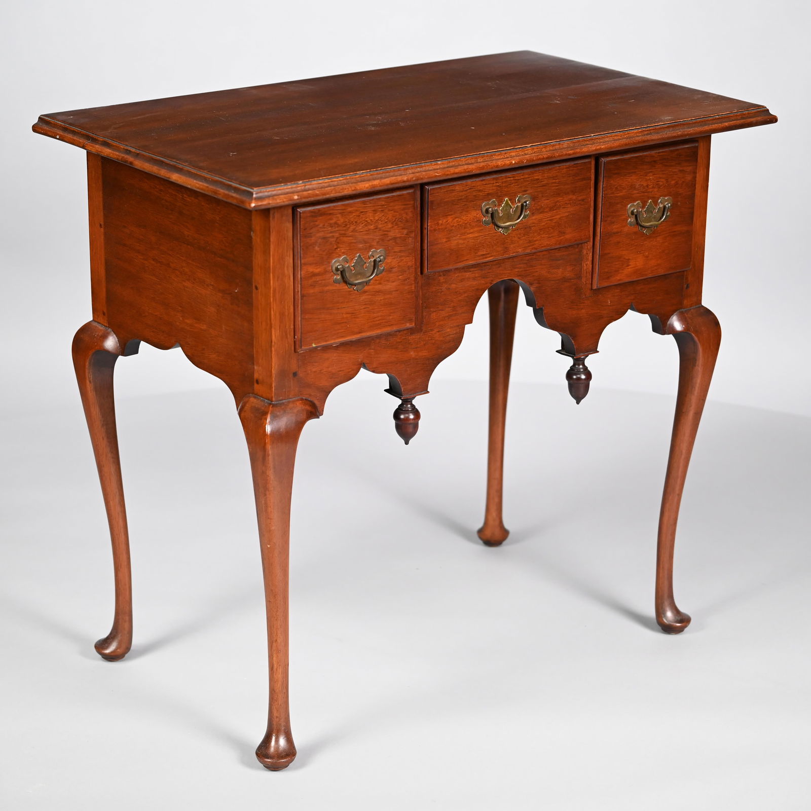 Colonial Revival Queen Anne Dressing Table (1 of 13)