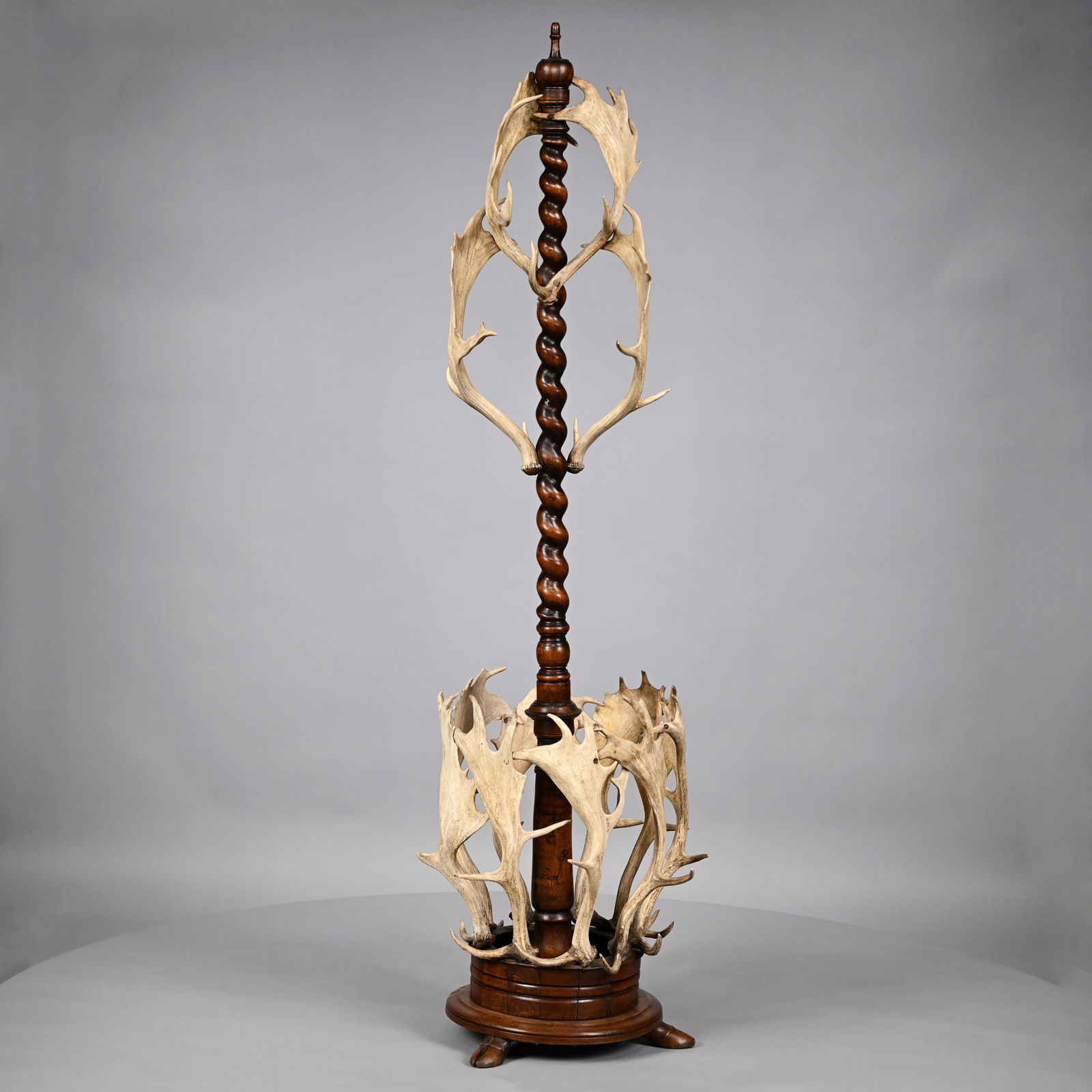 Rustic Lodge Oak and Caribou Antler Hall Tree (1 of 6)