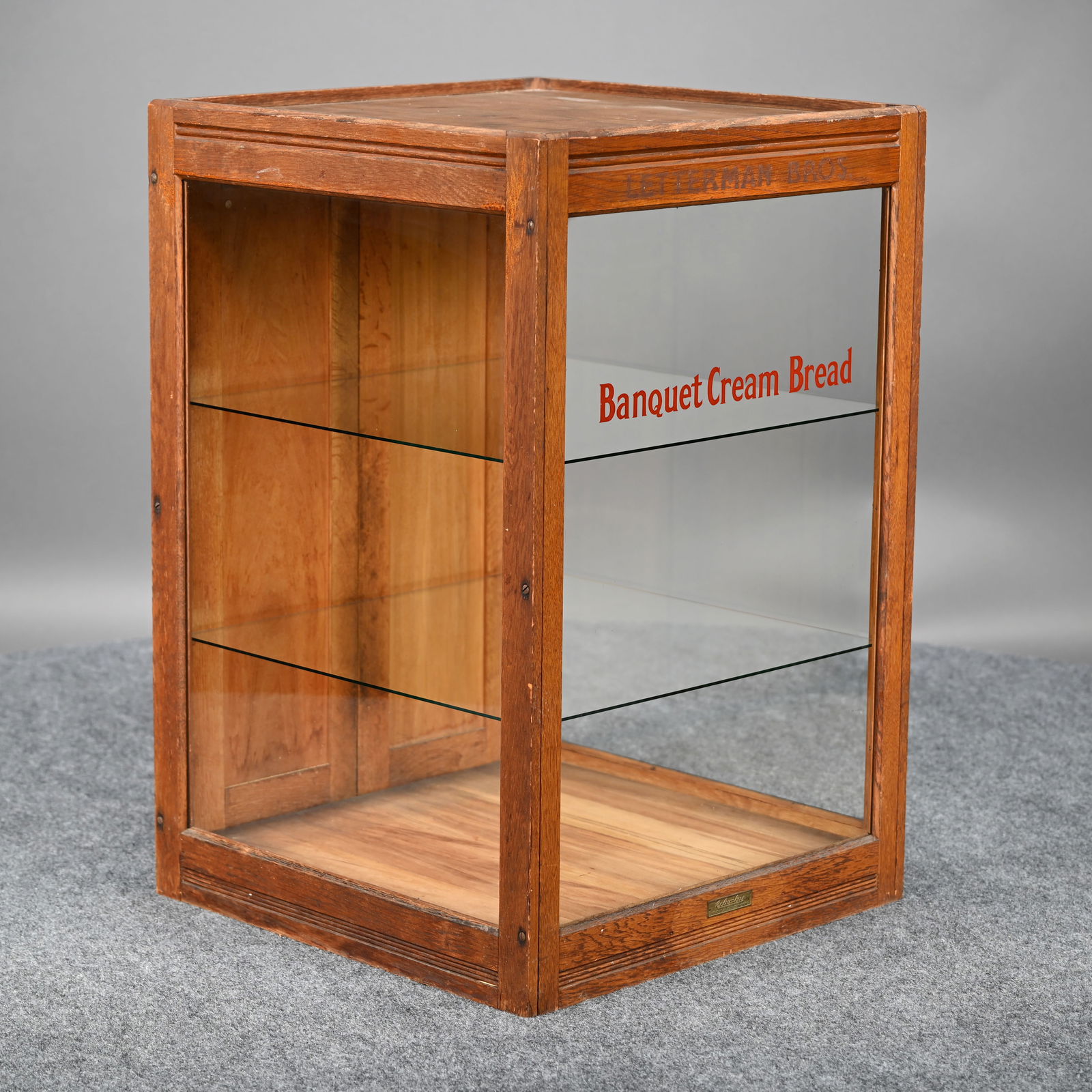 Letterman Bros. "Banquet Cream Bread" Oak Case (1 of 11)