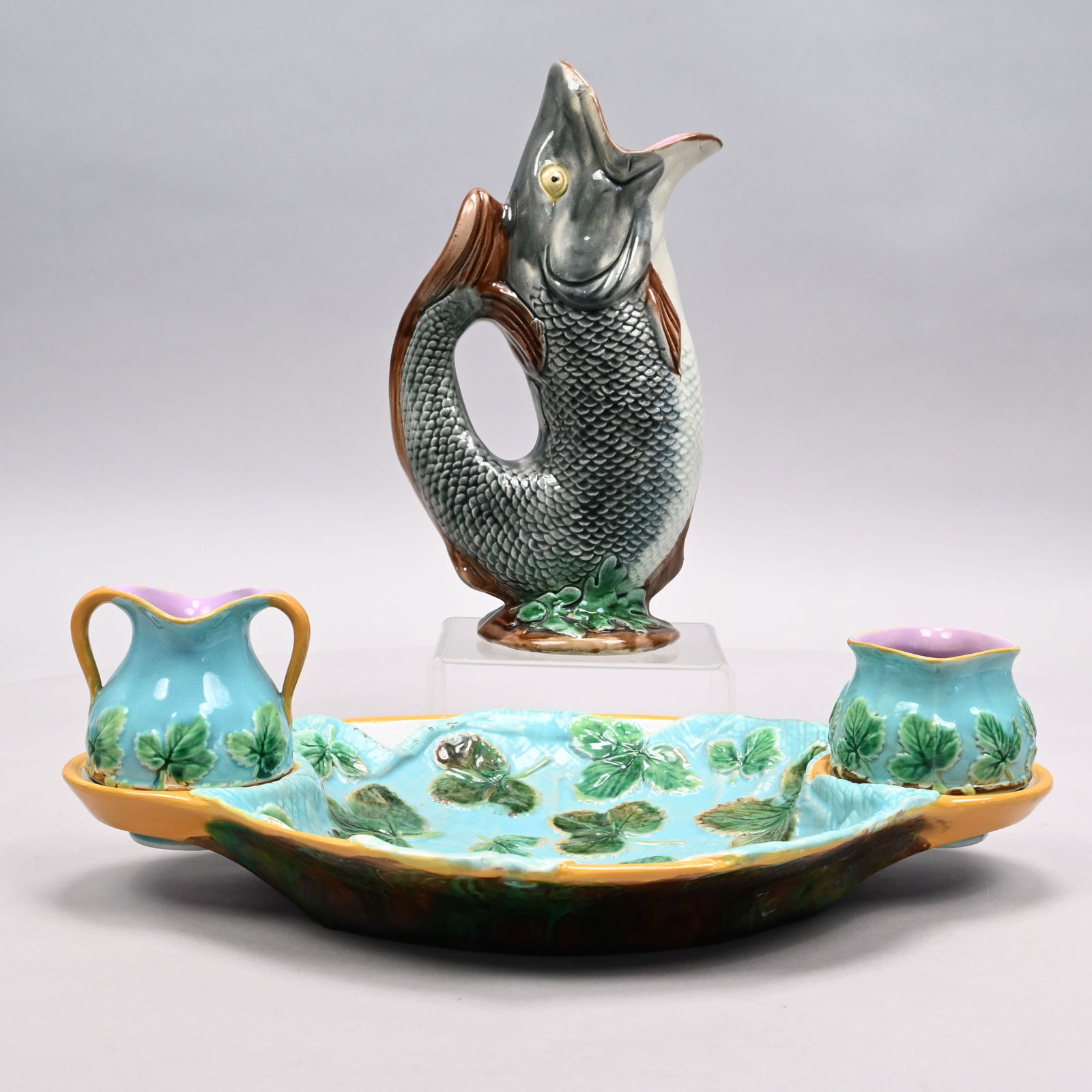English Majolica Strawberry Server & Fish Pitcher (1 of 14)