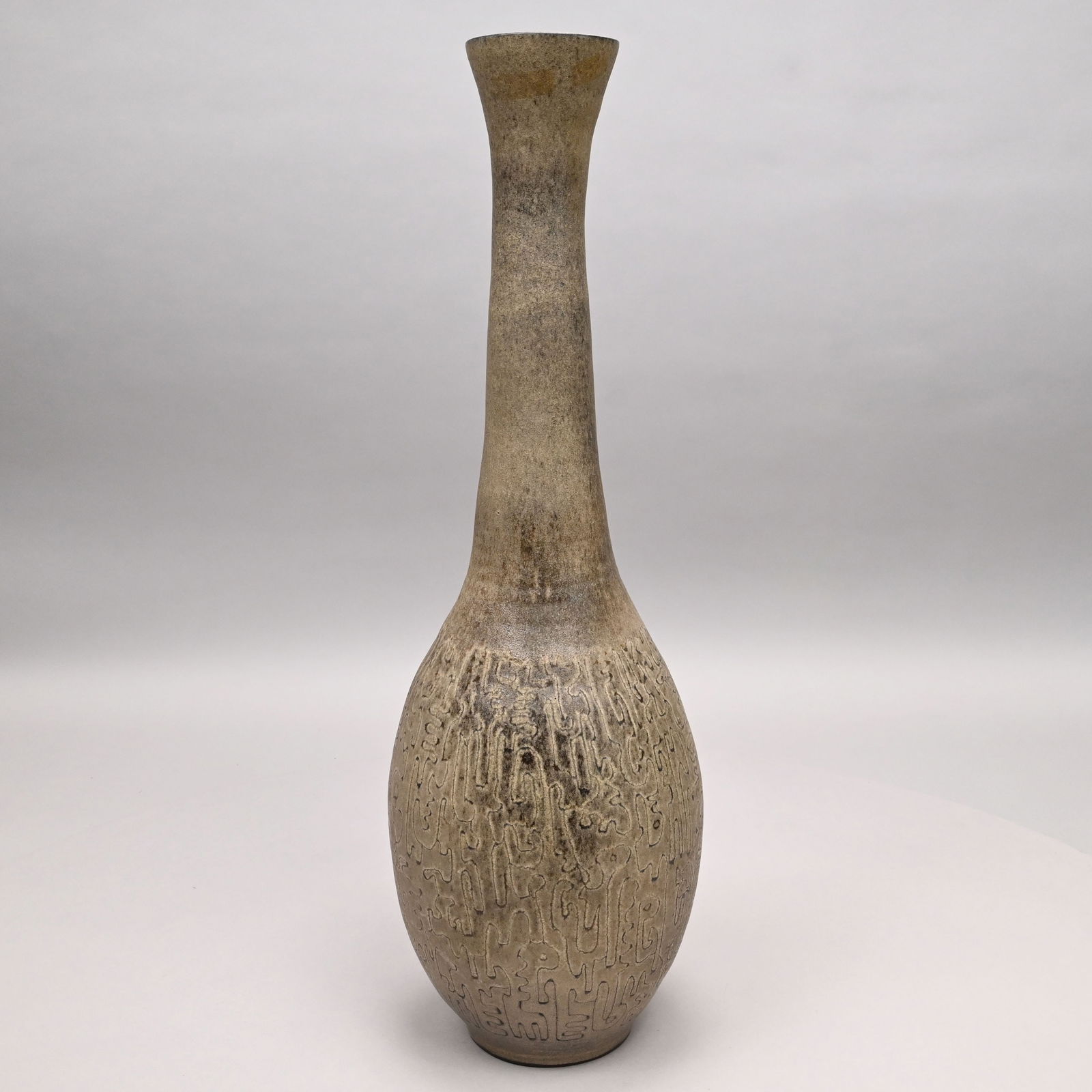 Edwin O. & Mary G. Scheier-Earthenware Bottle Vase (1 of 8)