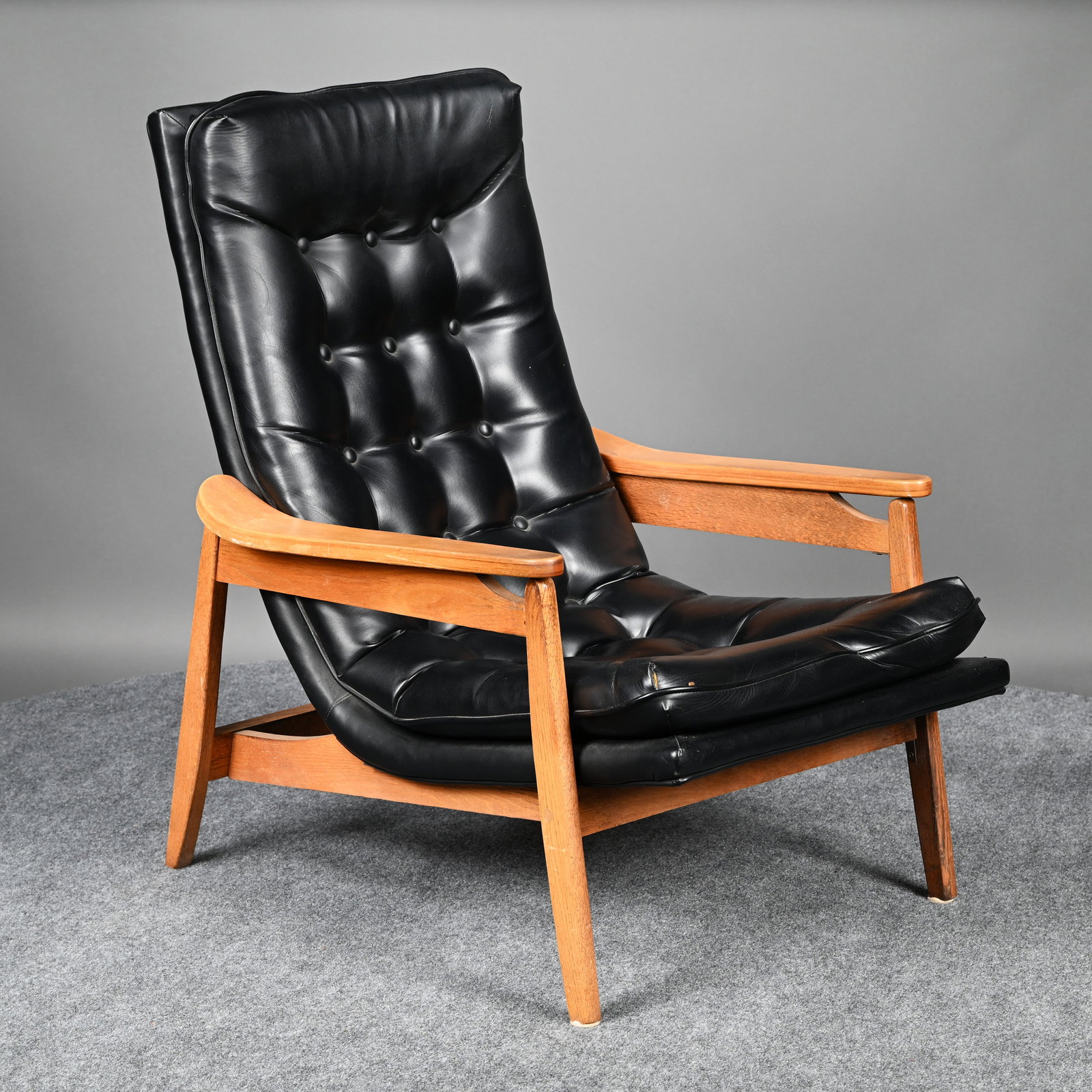 Mid-Century Modern Scoop Lounge Chair (1 of 8)