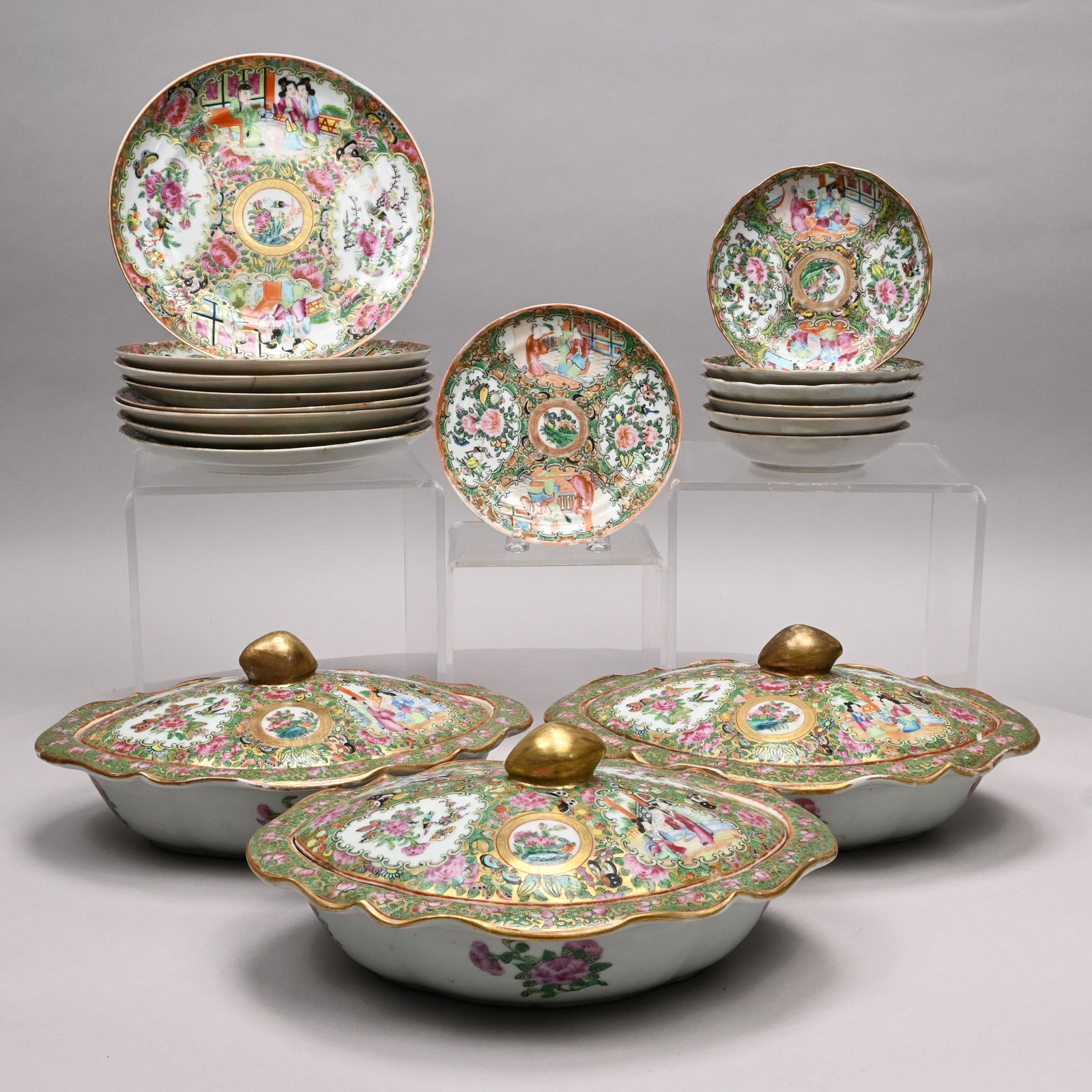 Group of Chinese Export Porcelain Rose Medallion Wares (1 of 12)