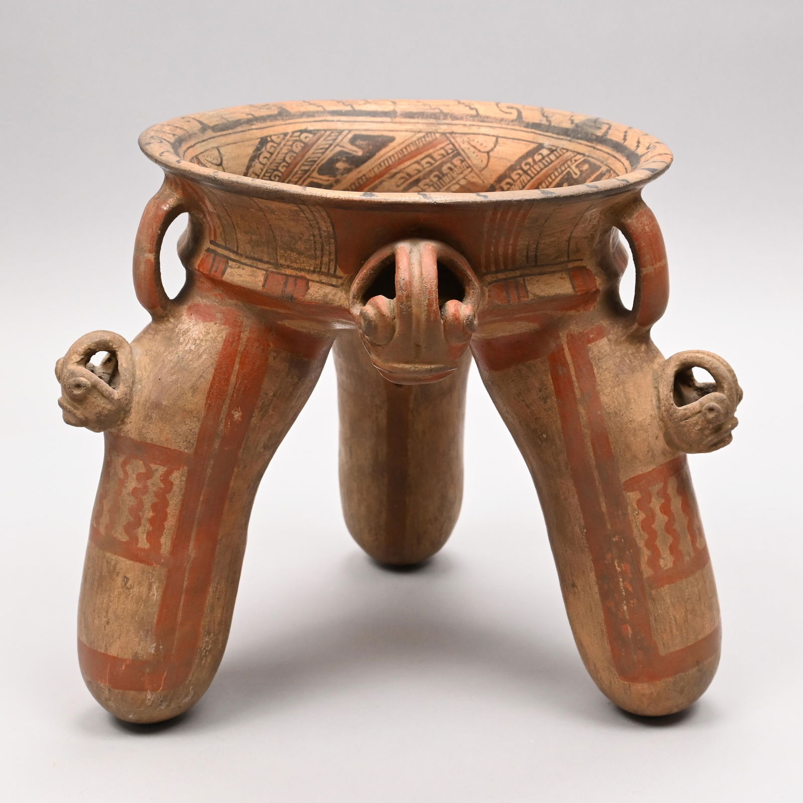 Central American Painted Pottery Tripod Vessel (1 of 10)