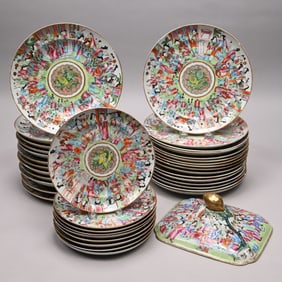 Group of 'Canton Famille Rose' Porcelain Plates
