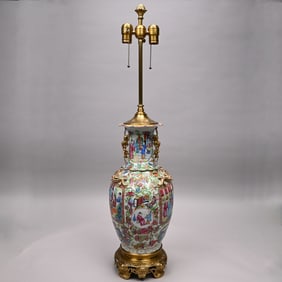 Chinese Export Porcelain Famille Rose Vase