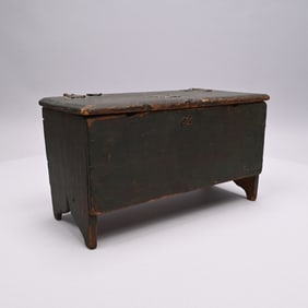 New England Pine Miniature Blanket Chest