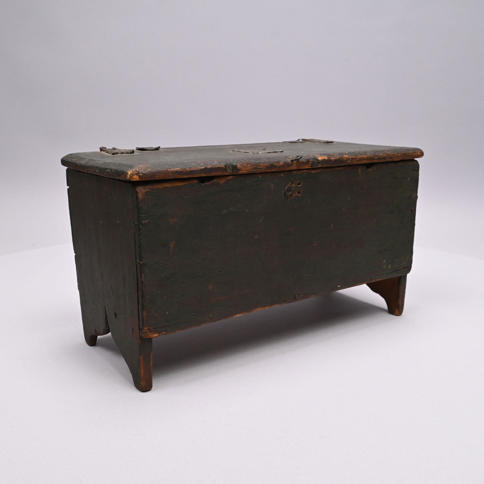 New England Pine Miniature Blanket Chest (1 of 8)