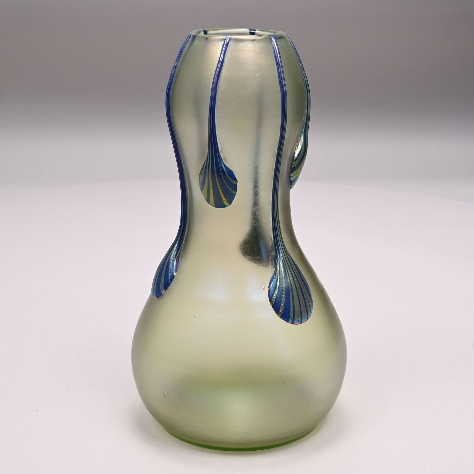 Austrian Phanomen Blown Glass Vase, Loetz Witwe (1 of 7)