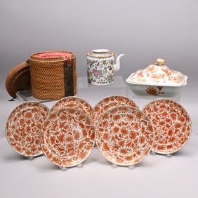 Chinese Export 'Sacred Bird and Butterfly' Wares