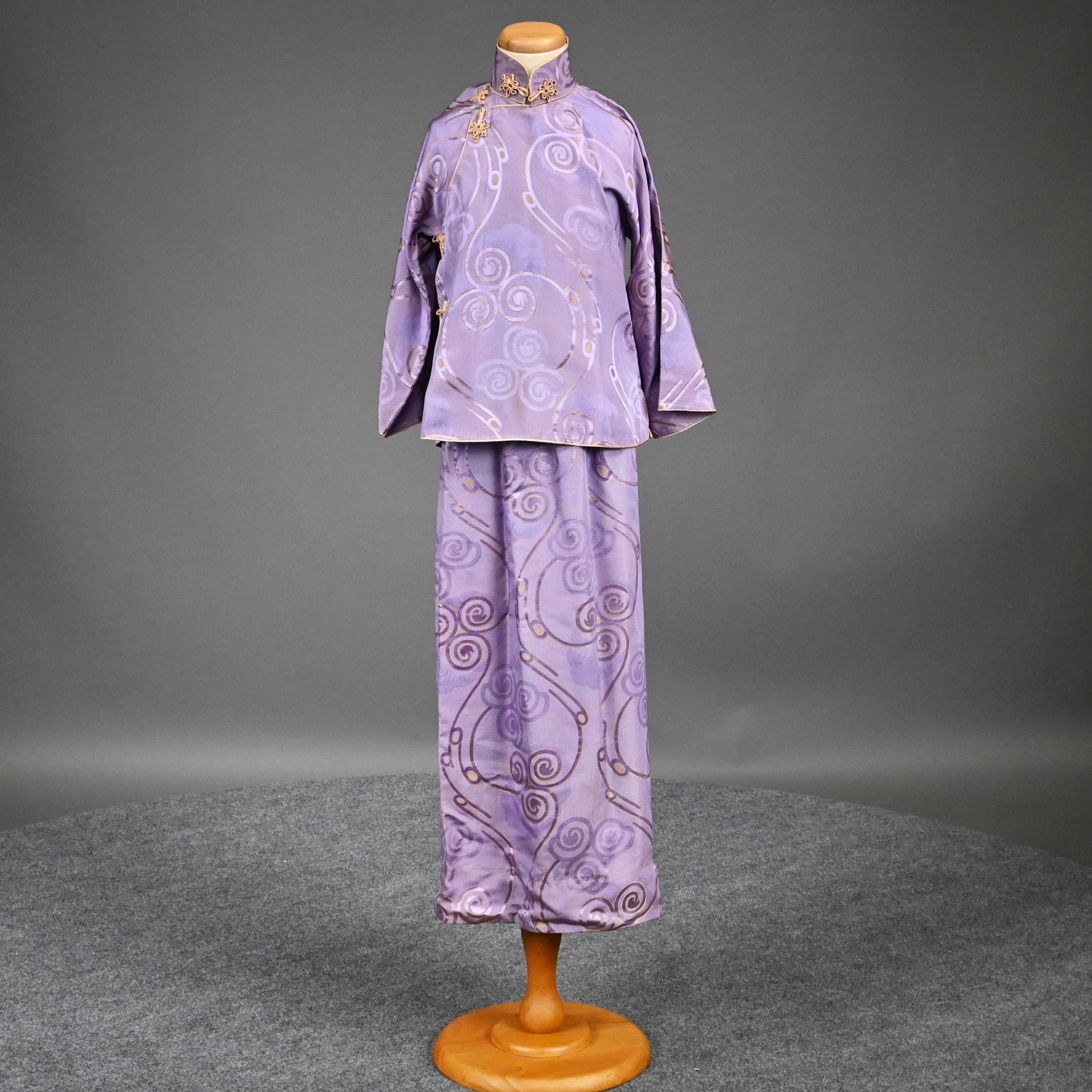 Chinese Ladies Woven Silk Skirt and Jacket (1 of 7)