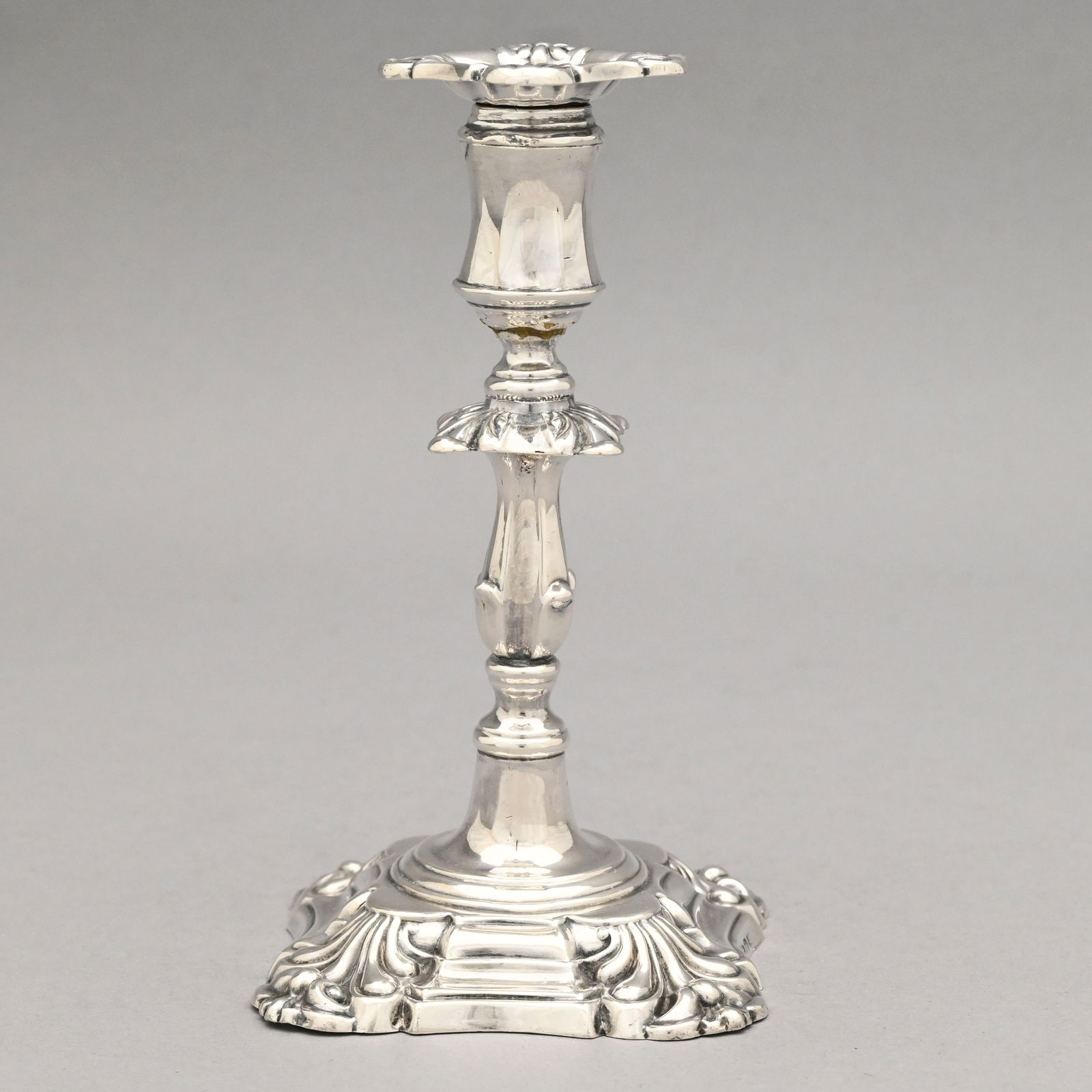 Three English Silver Serving and Table Objects - 10