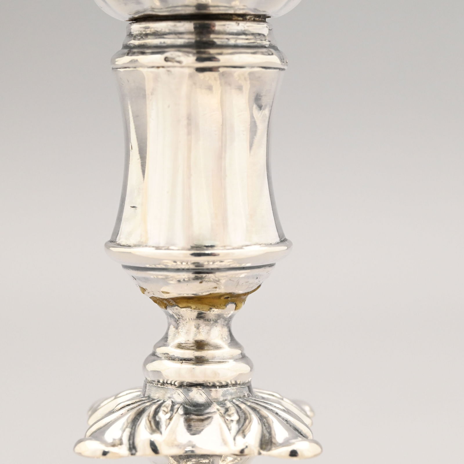 Three English Silver Serving and Table Objects - 13