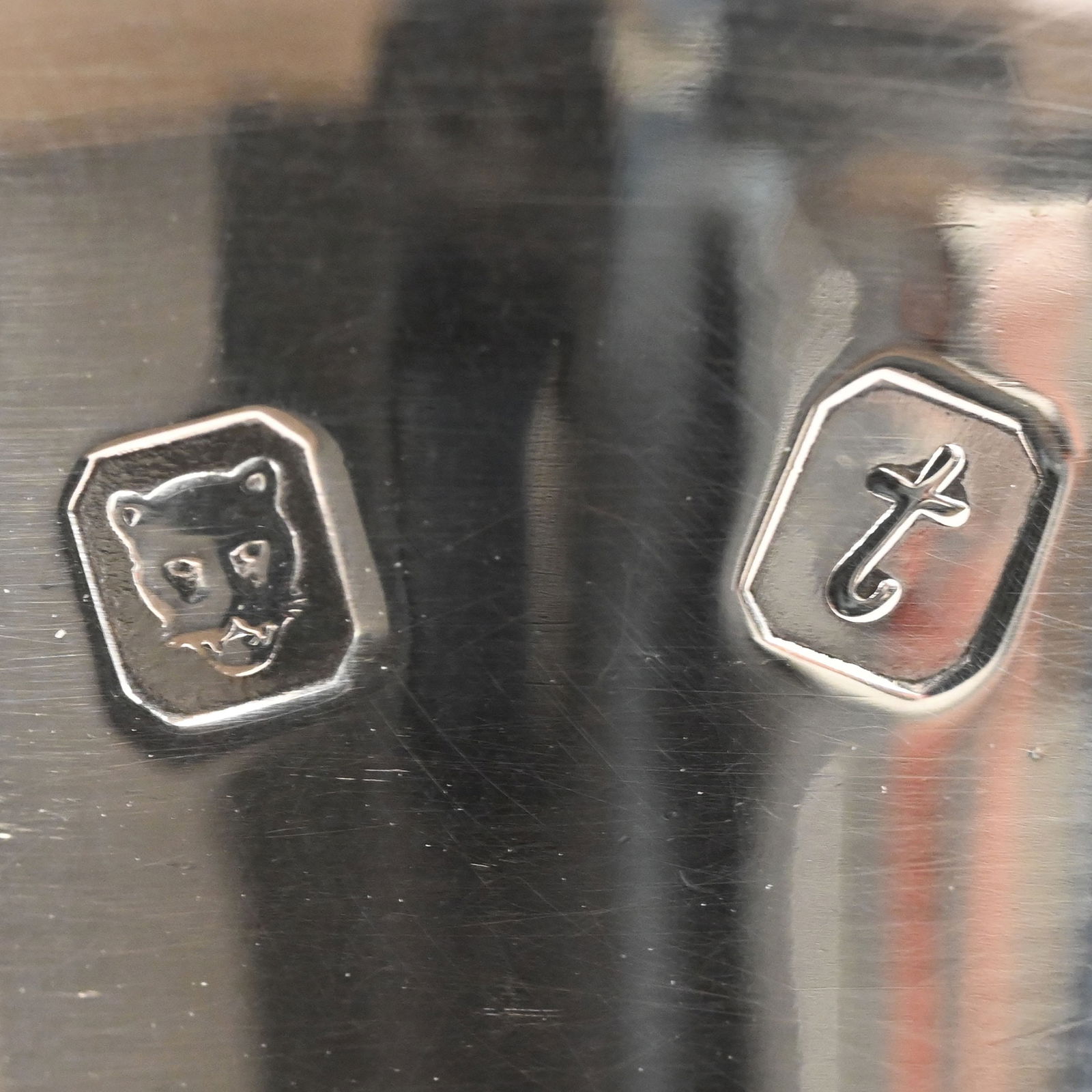 Three English Silver Serving and Table Objects - 9