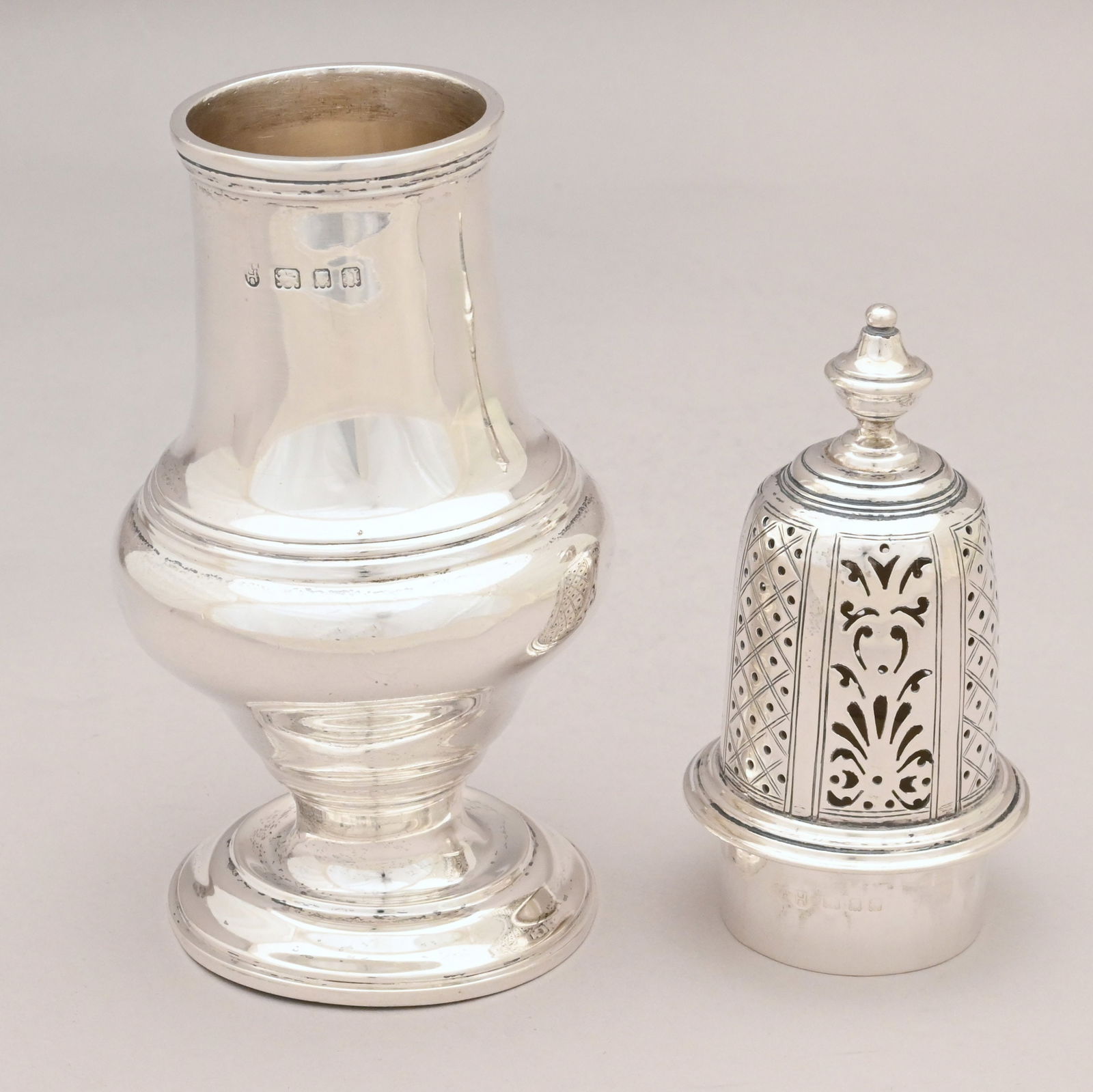 George V Silver Caster and a Tea Strainer - 4