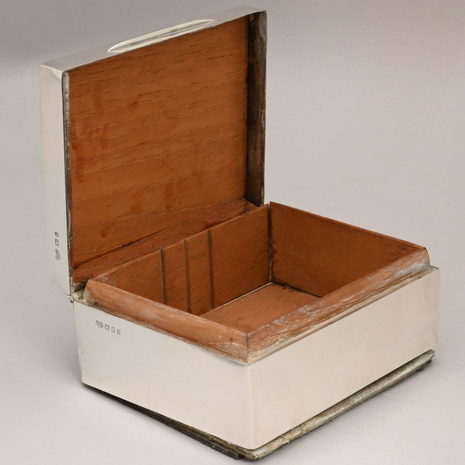 Two English Silver Cigarette Boxes, London - 14