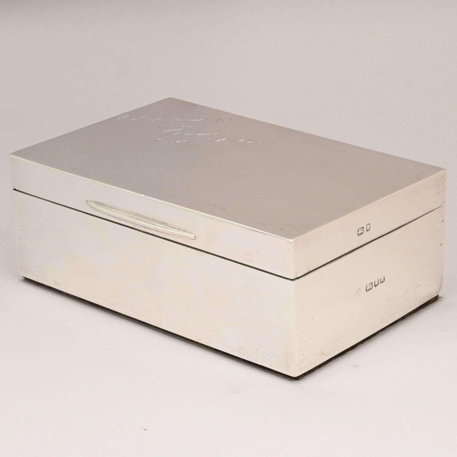 Two English Silver Cigarette Boxes, London - 3