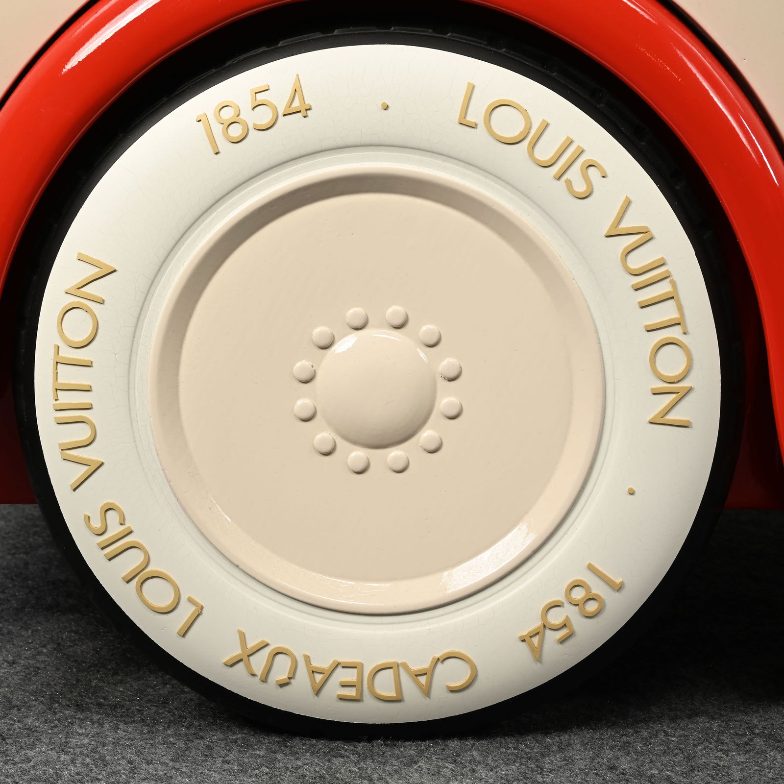 Louis Vuitton Camionnette (Van) Store Display - 10