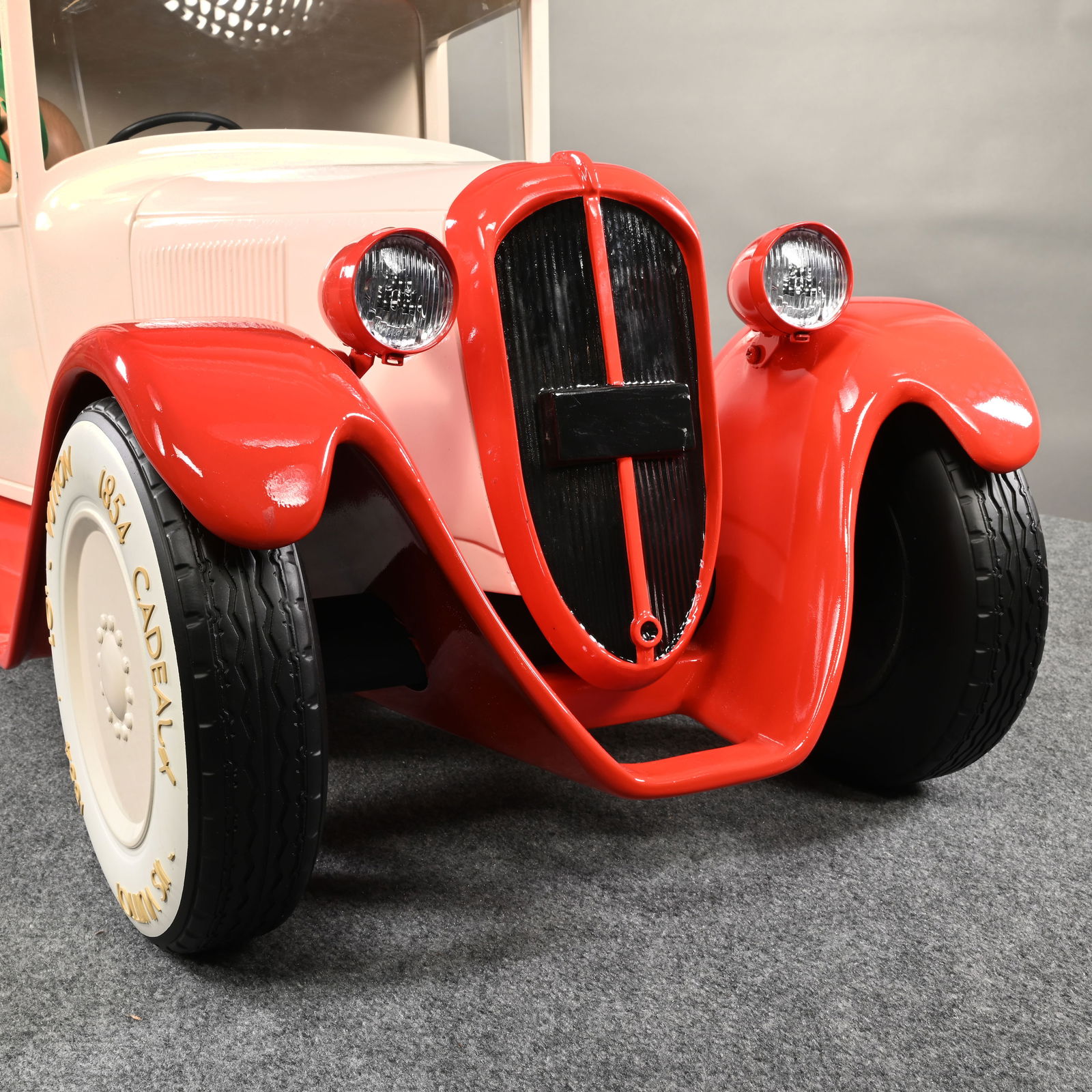 Louis Vuitton Camionnette (Van) Store Display - 12