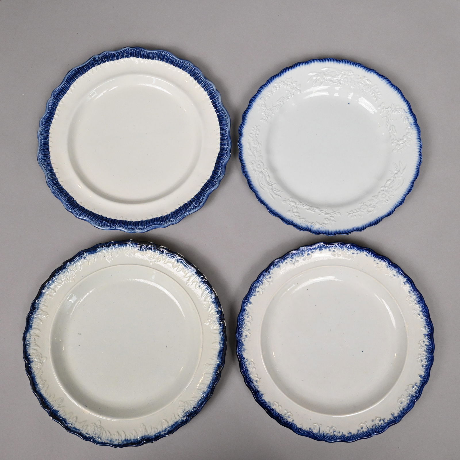 Grp English Blue Shell-Edge Plates, Serving Pieces - 13