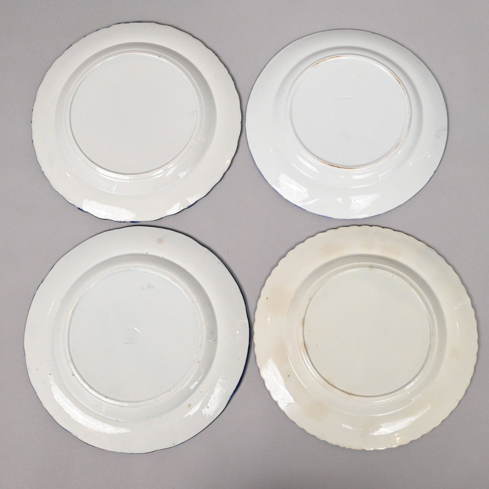 Grp English Blue Shell-Edge Plates, Serving Pieces - 16