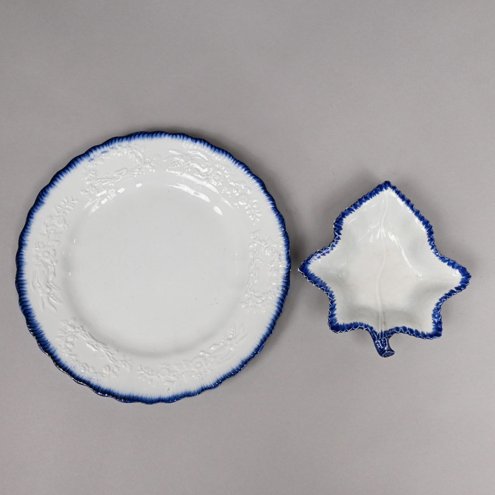 Grp English Blue Shell-Edge Plates, Serving Pieces - 17