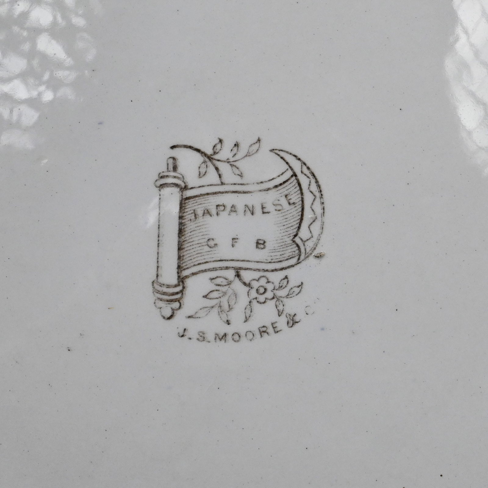 Three English Imari-Decorated Serving Wares - 4