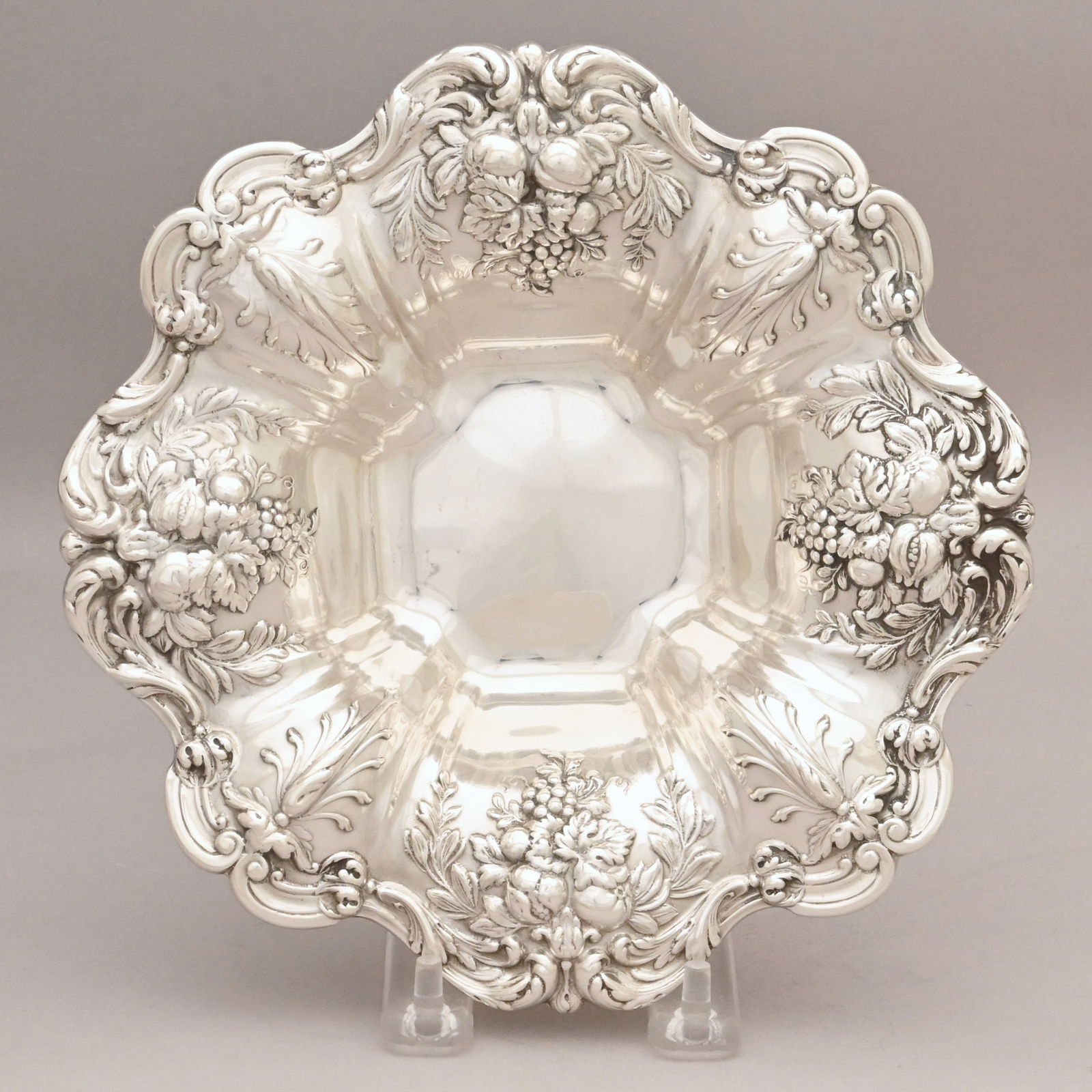 American Sterling Silver 'Francis I' Dish: American Sterling Silver 'Francis I' Dish, Reed & Barton, Taunton, Massachusetts, 1955. Not monogrammed, marked "REED & BARTON, STERLING, X569" and "FRANCIS I," and date symbol for the year 1955.9.62