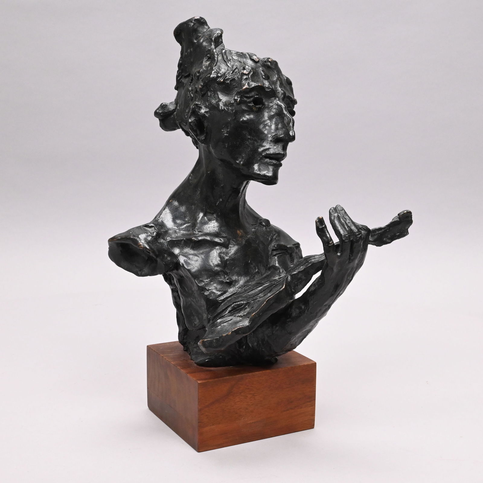 David Aronson - "The Violinist": David Aronson (1923, Siluva, Lithuania, - 2015, Boston, Massachusetts). "The Violinist," Patinated-Bronze Bust. In dark brown patina, signed "Aronson" on one side of the base, indistinct foundry mark