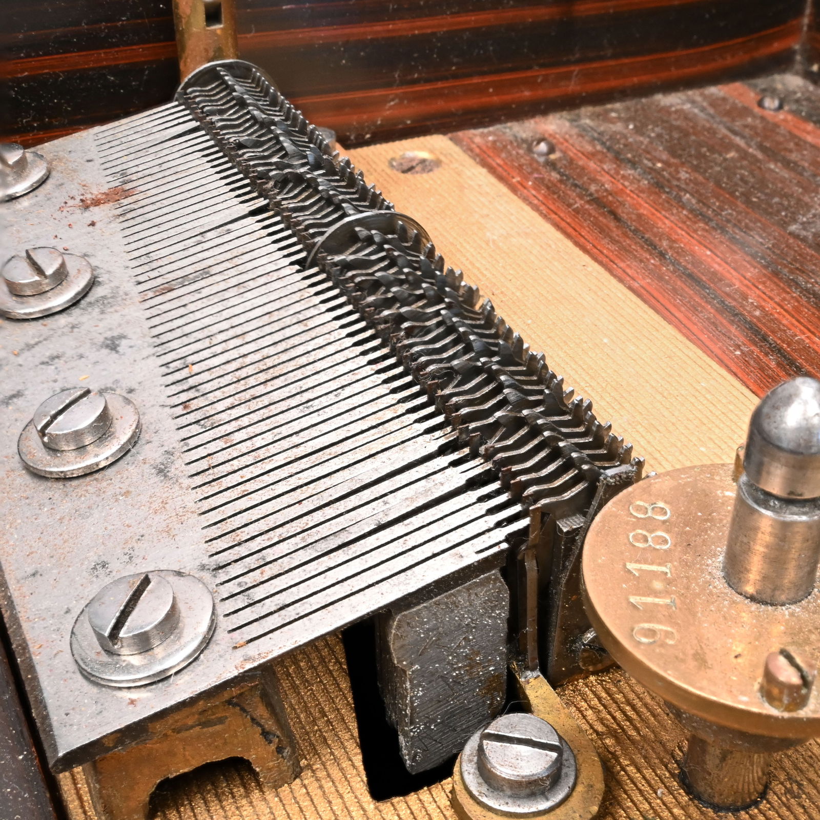 German Disk Music Box, Polyphon Musikwerke - 6