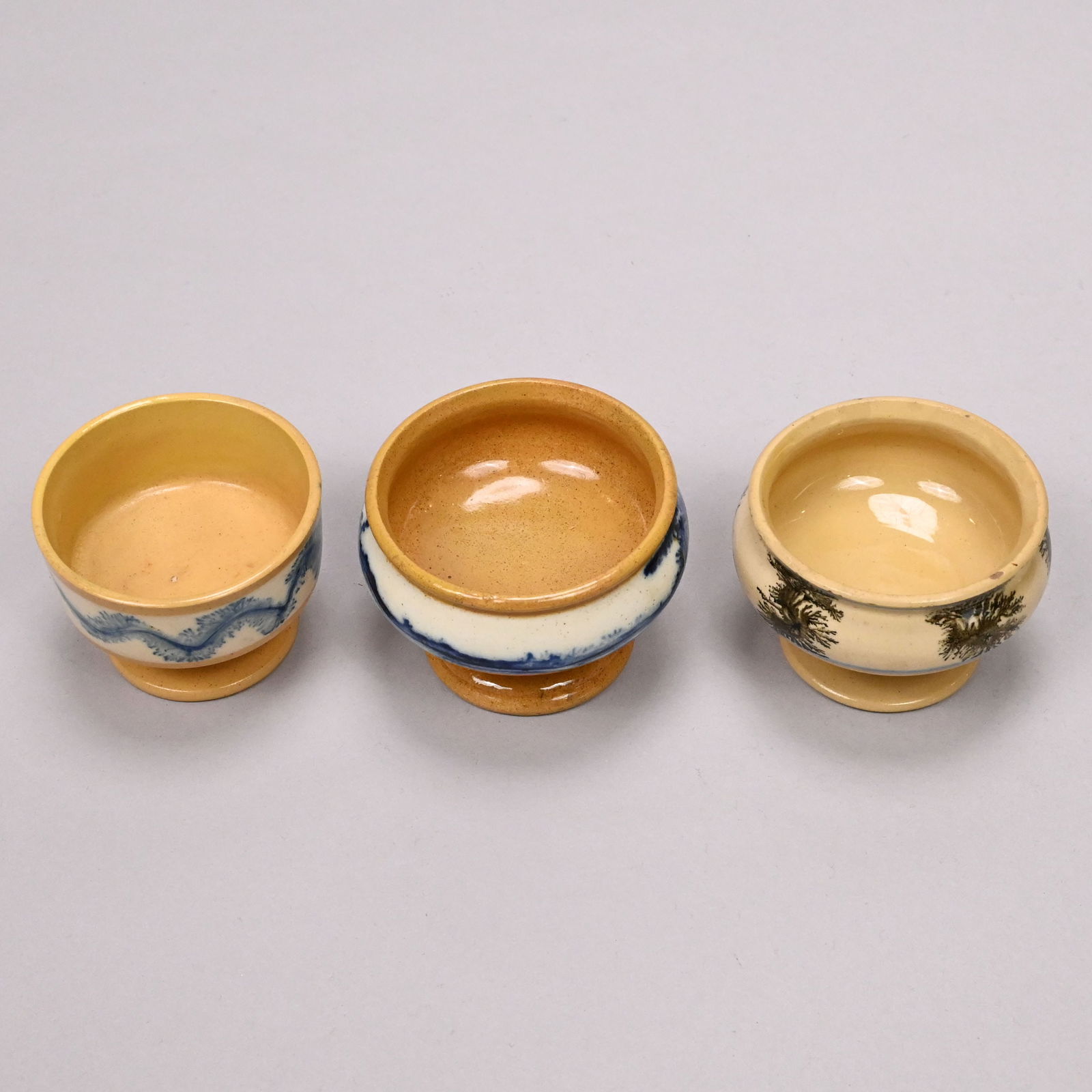 Five Yellowware Mochaware and Spongeware Articles - 12