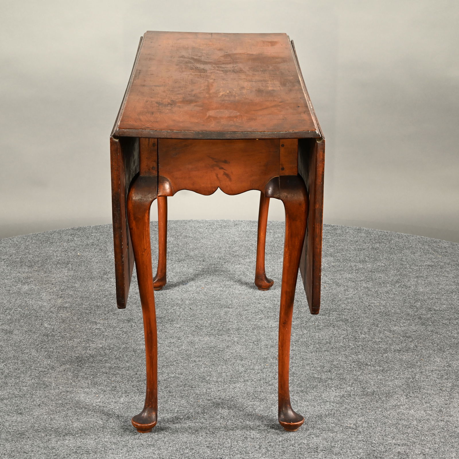 New Hampshire Queen Maple Drop Leaf Dining Table - 8