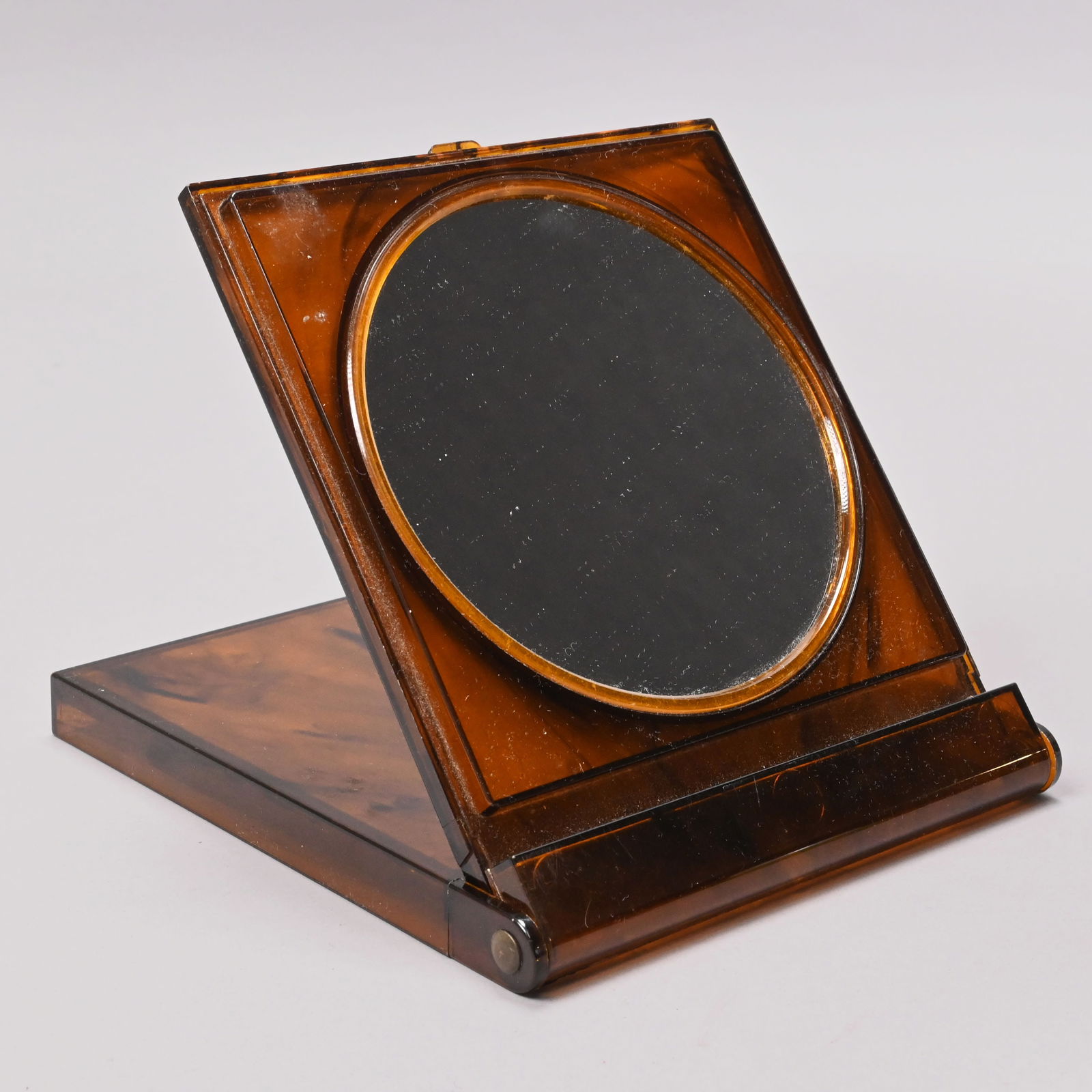 Five Vintage and Modern Designer Personal Articles - 9