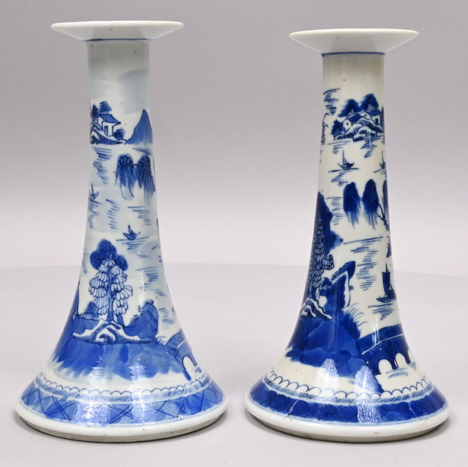 Two Chinese Export Porcelain Canton Candlesticks - 3