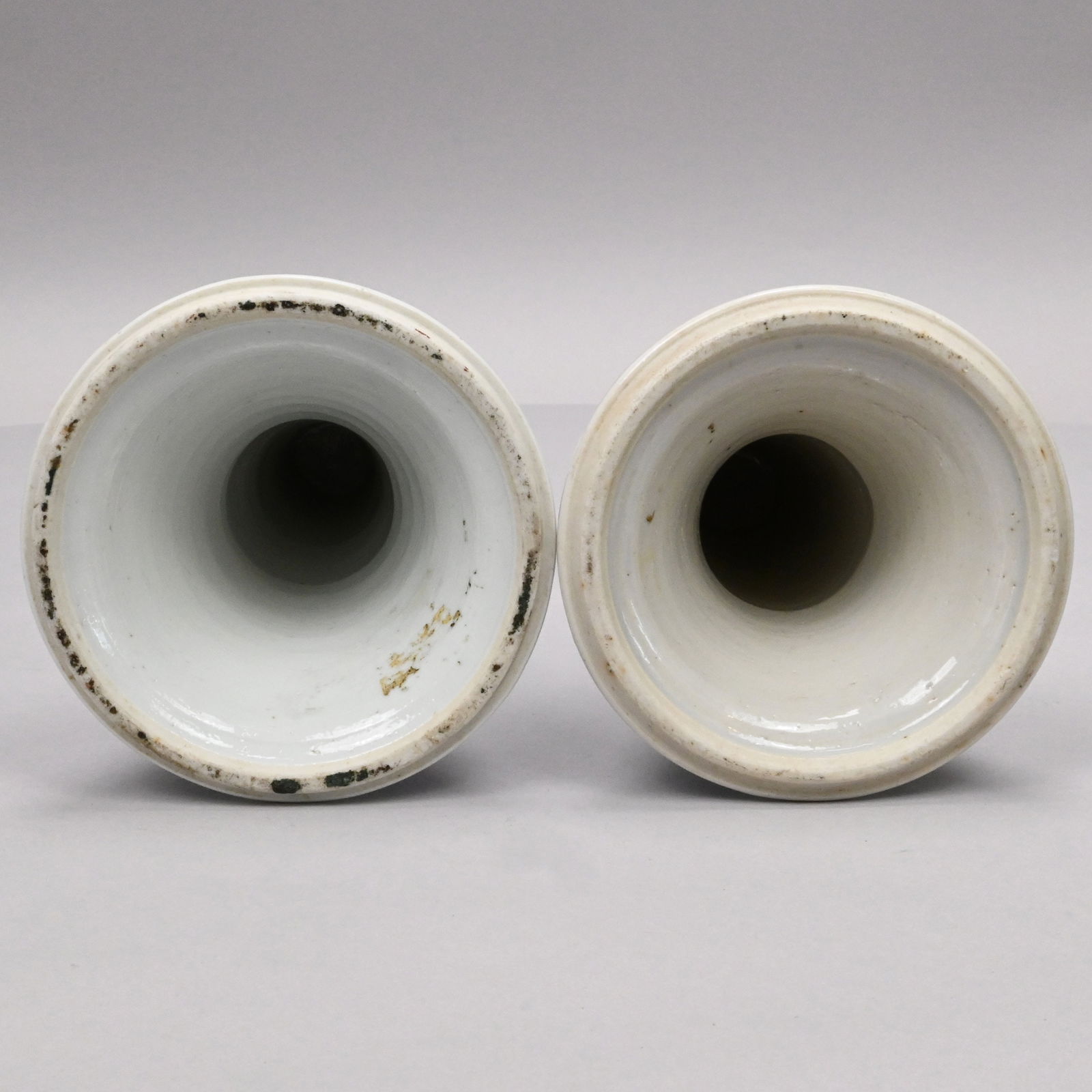 Two Chinese Export Porcelain Canton Candlesticks - 6