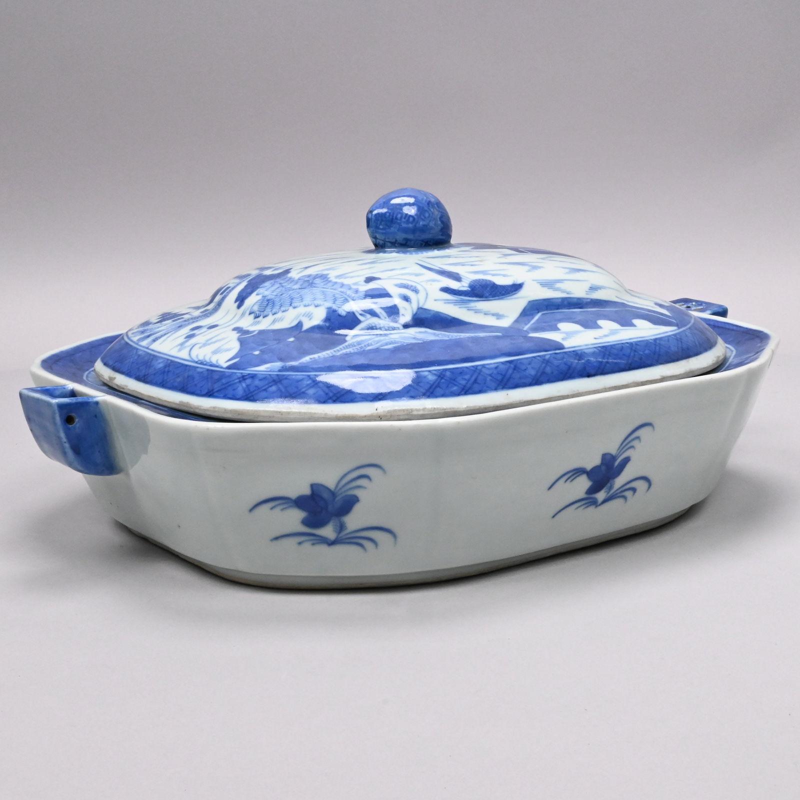 Chinese Export Porc. Canton Hot Water Dish & Cover (1 of 9)