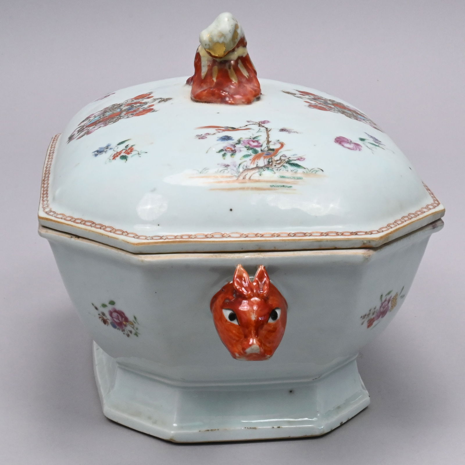 Chinese Export Porcelain Armorial Tureen - 2