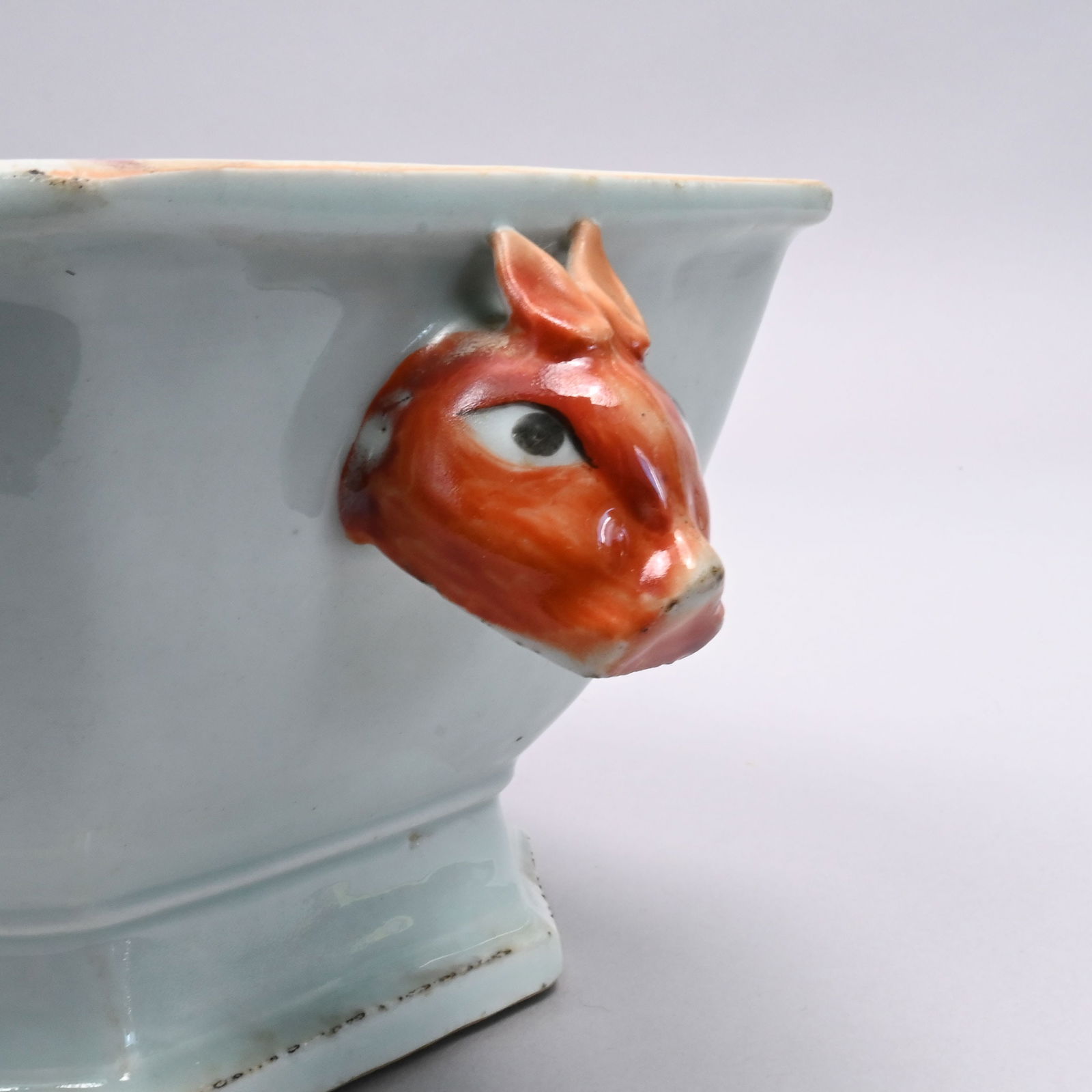 Chinese Export Porcelain Armorial Tureen - 7