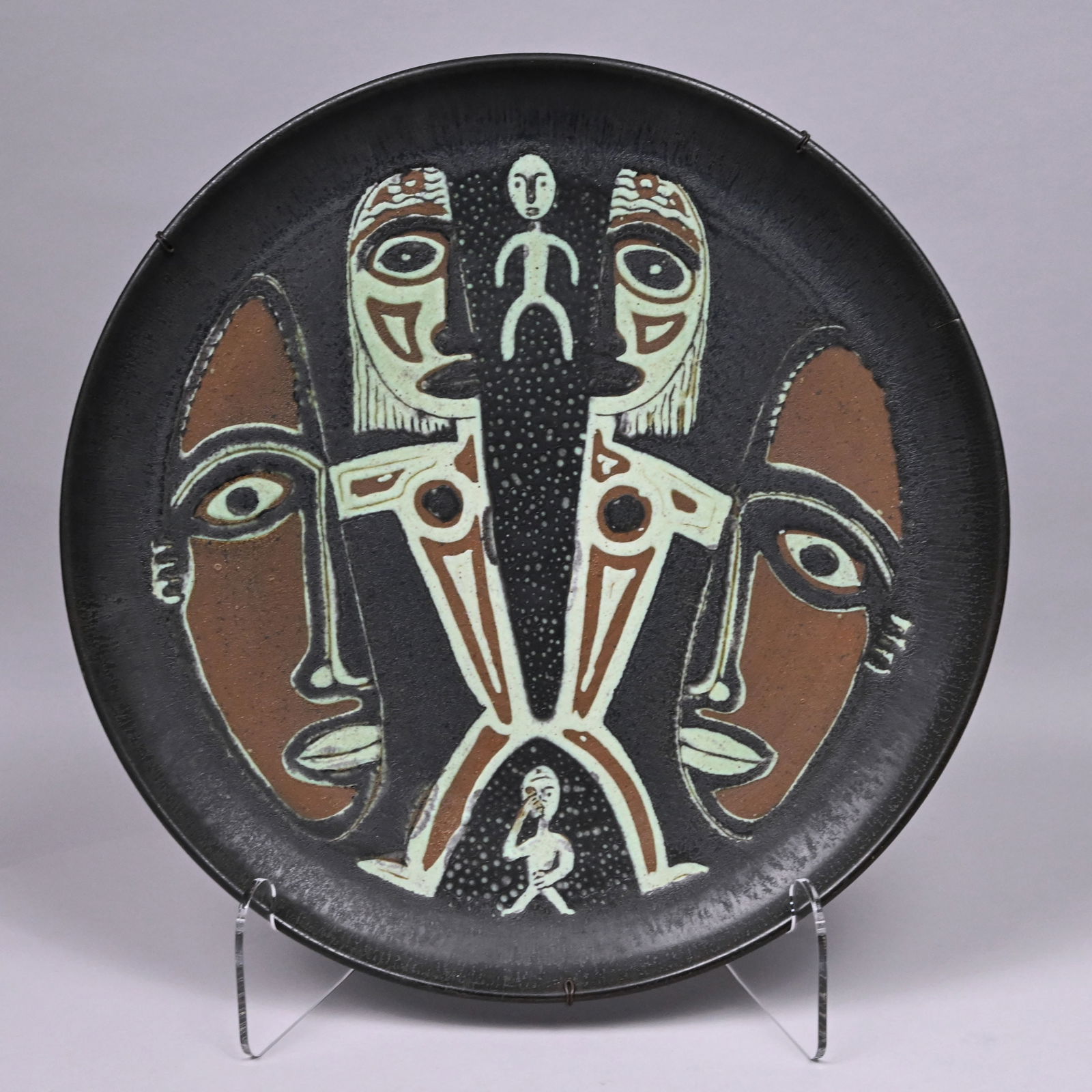 Edwin O. and Mary G. Scheier - Stoneware Charger (1 of 4)
