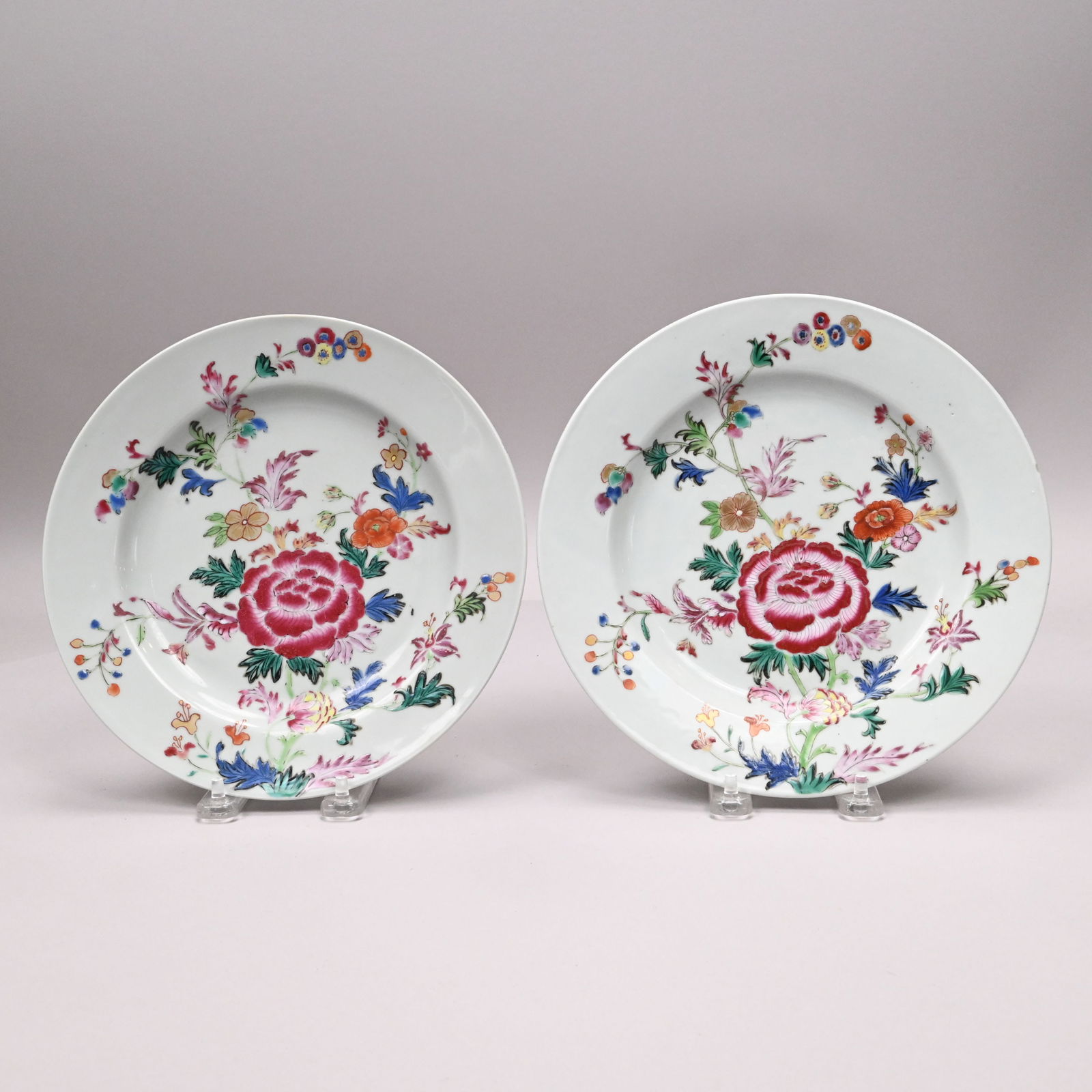 Pair of Chinese Export Porcelain Plates, Qianlong (1 of 7)