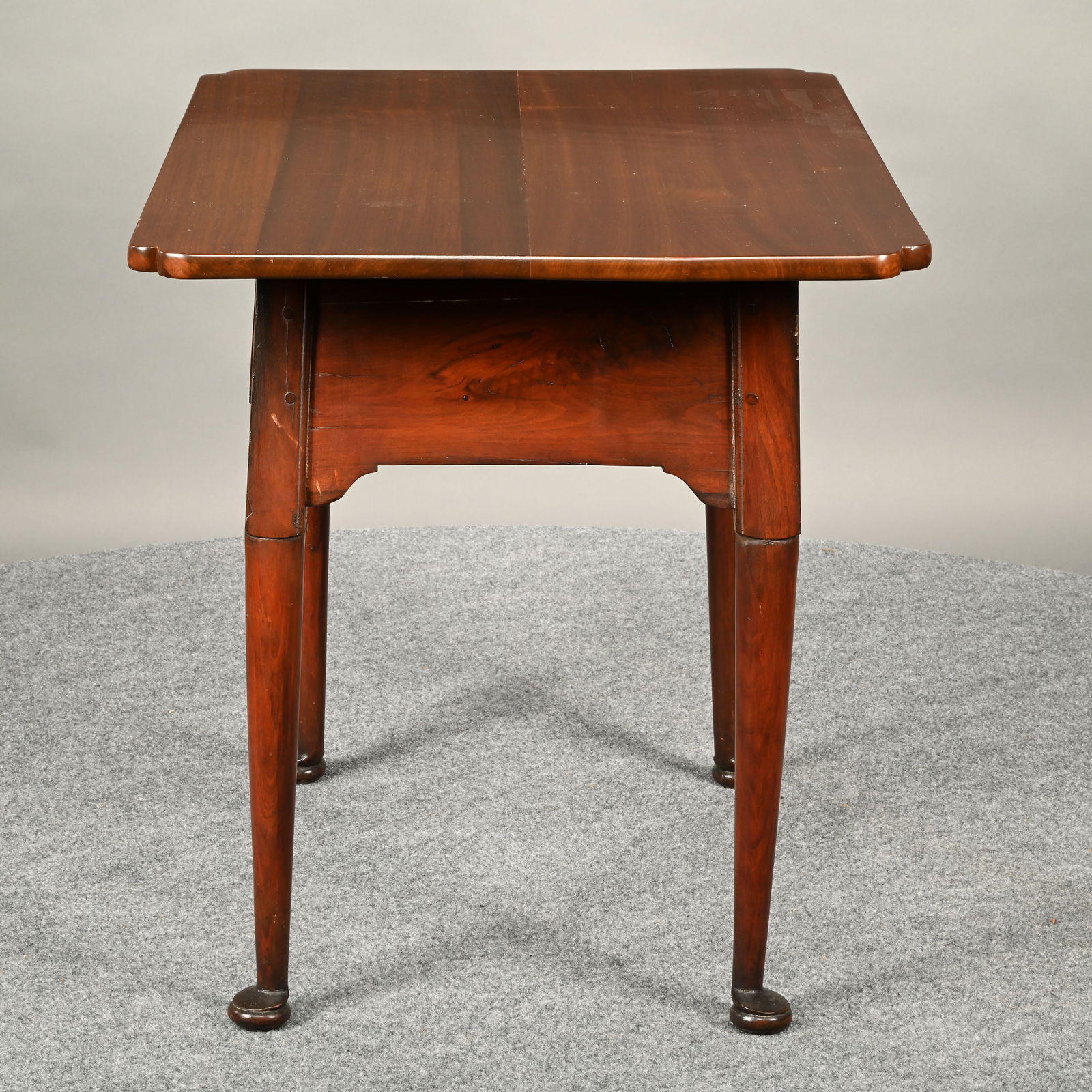 American Queen Anne Walnut Tavern Table - 4